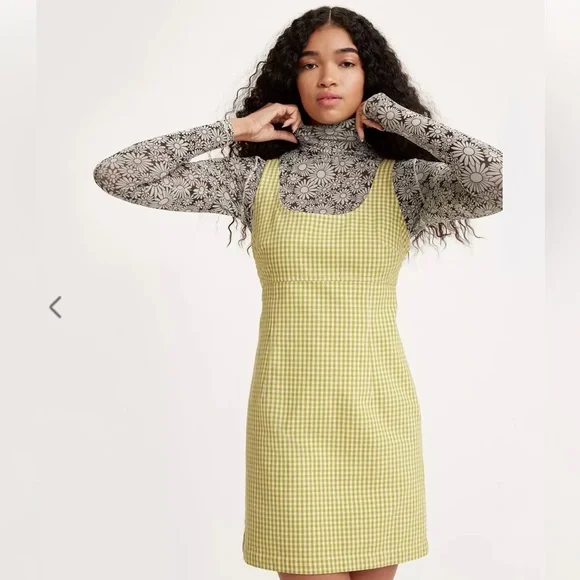 Levi’s Roy Structured Dress in Green Gingham - Picture 3 of 11